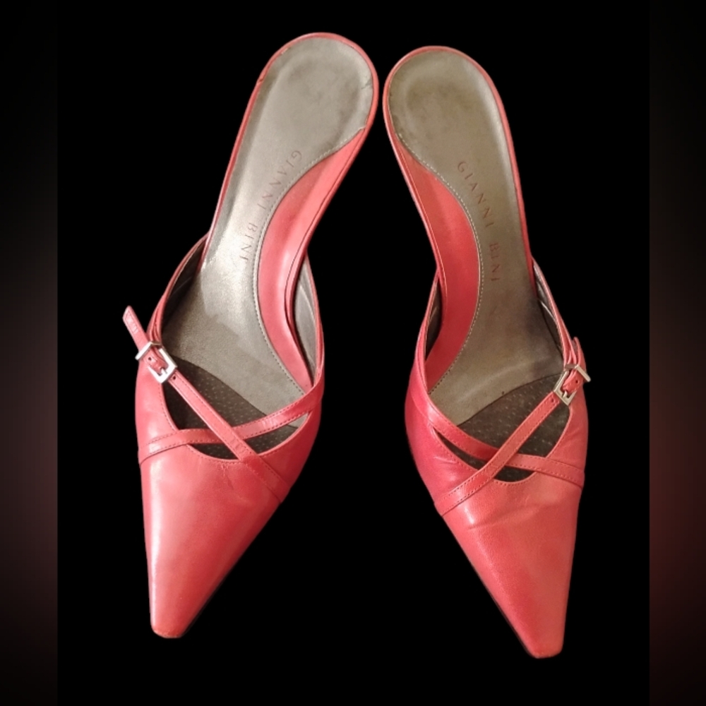 Gianni Bini Red Heels Pre-Owned 7.5 M